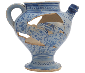 Een Majolica uit de 16e eeuw. Met blauwe tinten.