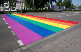 Regenboogpad voor Rembrandt Theater aan het Velperplein