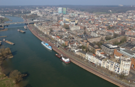 Luchtfoto Arnhem centrum van boven de Stadblokken